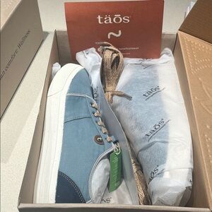 Taos Footwear Light Blue Canvas Sneakers